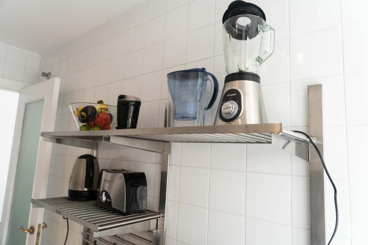 Central Penthouse With Large Private Terrace, 2 Bd Apartment Tarifa Bagian luar foto