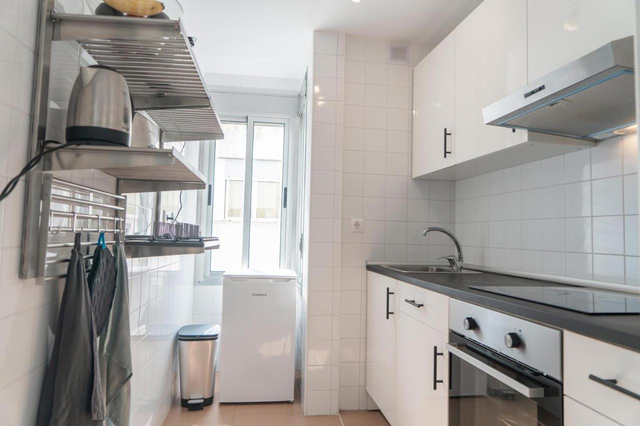 Central Penthouse With Large Private Terrace, 2 Bd Apartment Tarifa Bagian luar foto